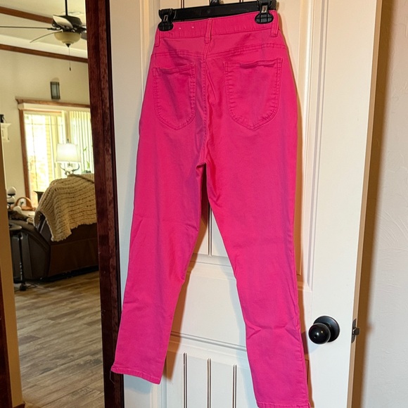 Gibson Latimer Vibrant Pink Ankle Jeans in Excellent Condition. - Picture 4 of 4